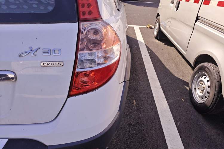 Used Dongfeng Aeolus H30 2014 CROSS 1.5L Manual Gratitude Edition
