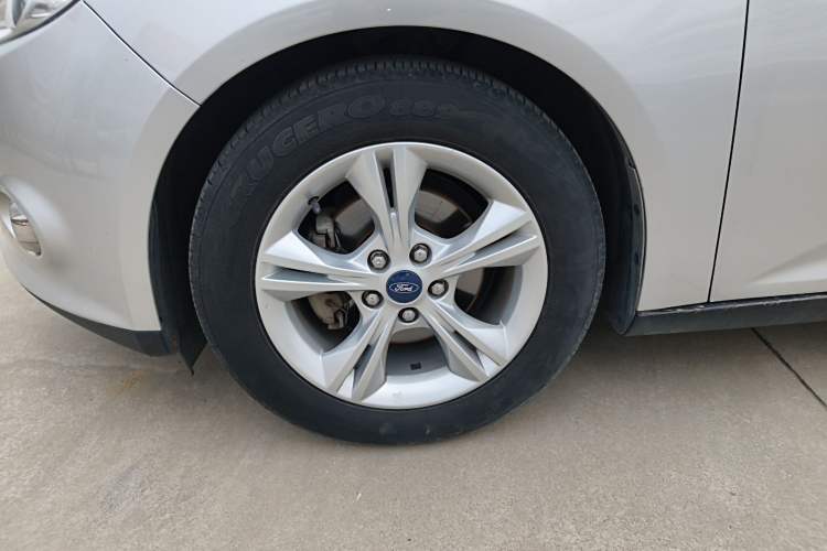 Used Ford Focus 2012 Sedan 1.6L Automatic Fashion Edition
