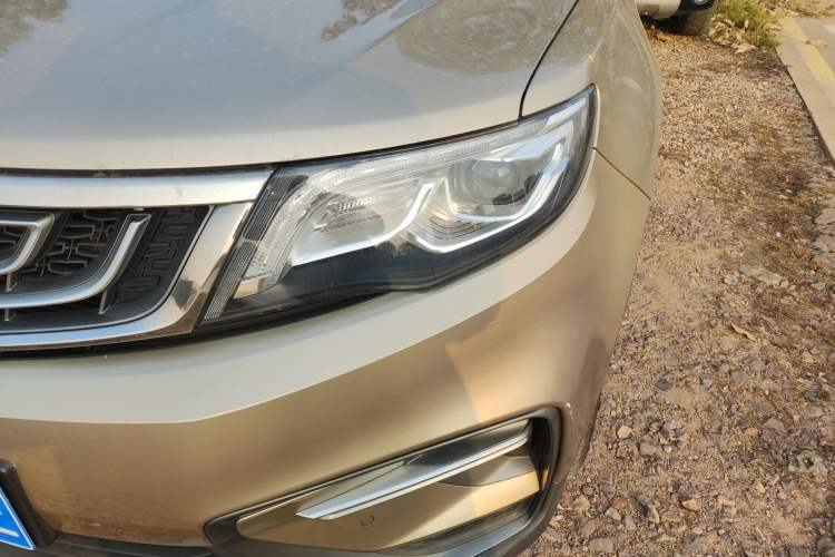 Used Geely Auto Emgrand X7 Sport 2018 1.8TD Automatic Two-Wheel Drive Smart Connect 4G Internet Edition
