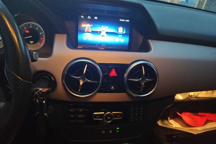 Used Mercedes-Benz GLK-Class 2015 GLK 260 4MATIC Dynamic Edition Ultimate Version Audio And AC Panel