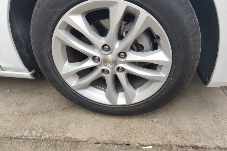 Used Chevrolet Malibu XL 2018 530T Automatic RuiChi Edition Right Front Wheel Hub