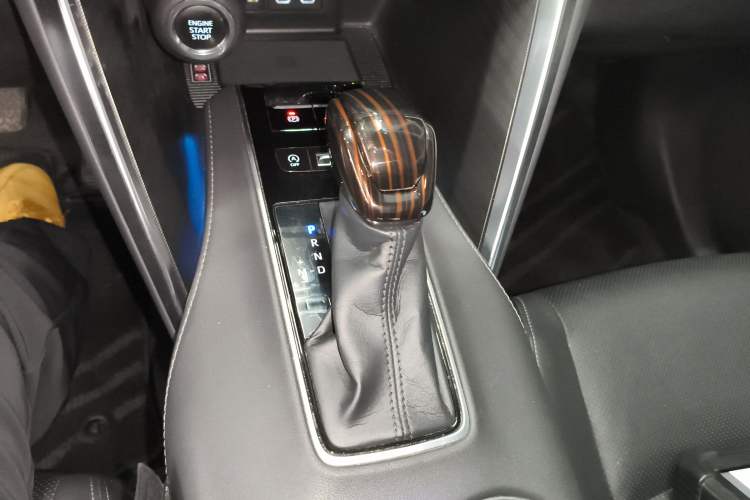 Used Toyota Harrier 2023 2.0L CVT Two-Wheel Drive Deluxe Edition
