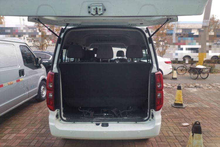 Used Jinbei Gold Hiace 2021 1.5L Passenger Van Engineering Lion Model Central Air Conditioning Version 9 Seats
