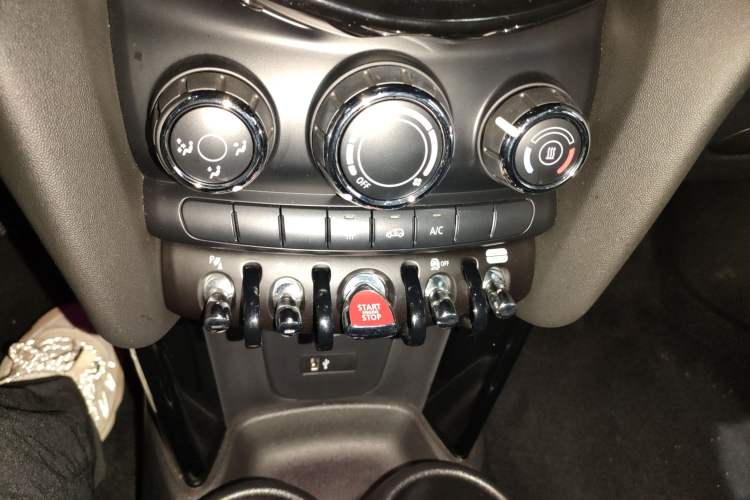 Used MINI MINI 2018 1.5T COOPER Classic Edition Five-Door Version