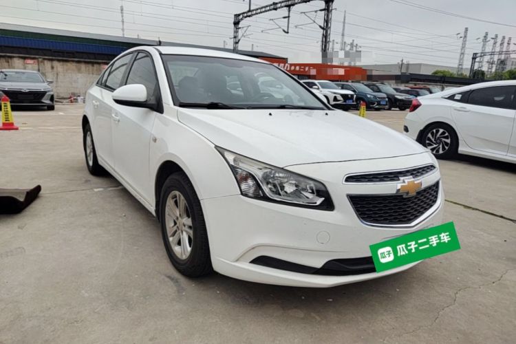 Used Chevrolet Cruze 2015 1.5L Classic SL MT Front Right 45 Deg