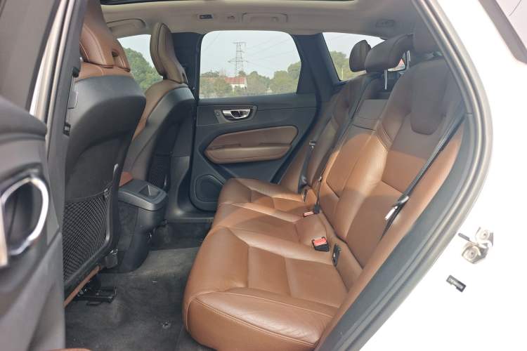 Used Volvo XC60 2019 T5 4x4 Smart Edition China V Standard