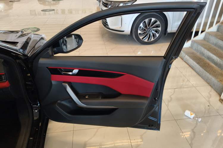 Used Dongfeng Aeolus Yixuan 2022 230T Automatic Adaptive-Beam Knight Edition
