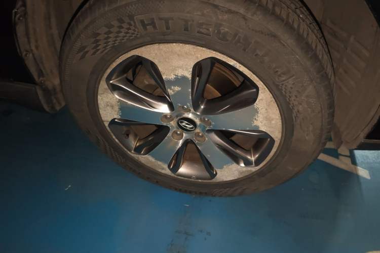 Used Hyundai Santa Fe Classic 2012 2.4 Comfort Edition 7-Seater Four-Wheel Drive Right Front Wheel Hub