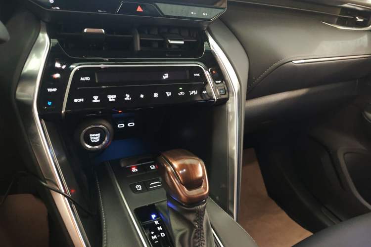 Used Toyota Venza 2023 2.0L CVT Two-Wheel Drive Luxury Edition