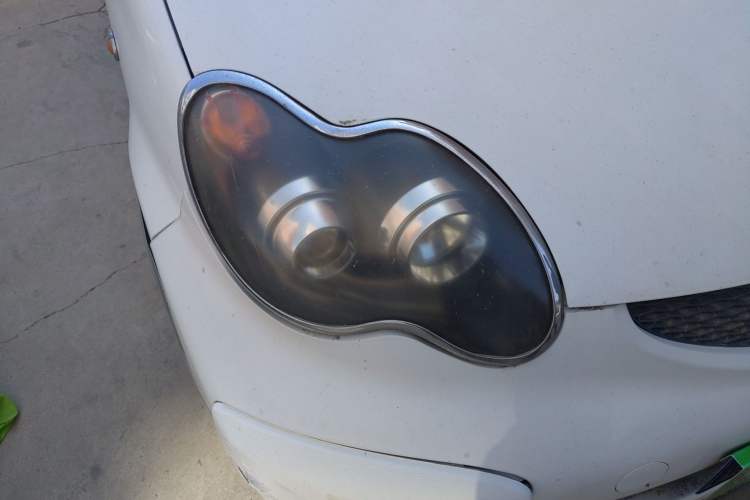 Used BYD F0 2010 Shangkui Patriotic Edition 1.0L XuanKu Model Right Front Headlight