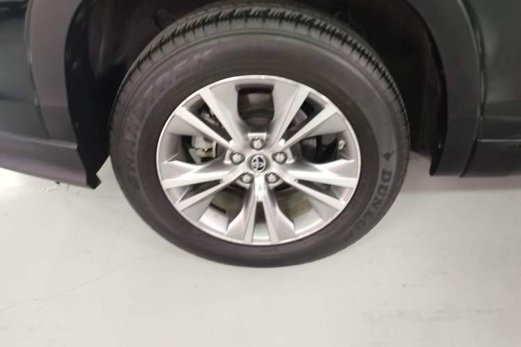 Used Toyota Highlander 2015 2.0T Two-Wheel Drive Elite Edition 5 Seats Right Rear Wheel Hub