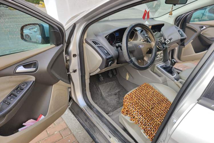 Used Ford Focus 2012 Sedan 1.6L Manual Comfort Model