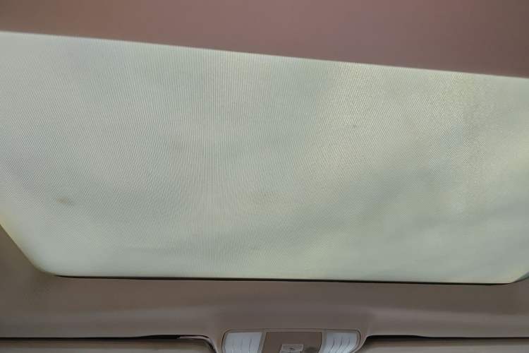 Used Mercedes-Benz E-Class 2015 E 260 L Sport & Fashion Model Headliner