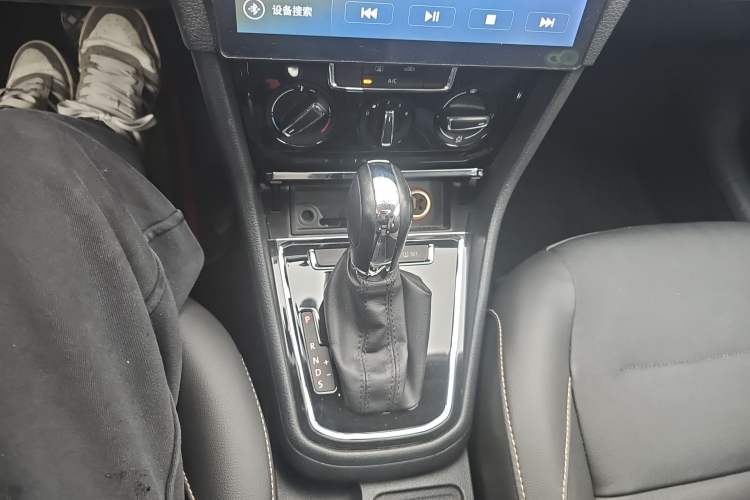 Used Volkswagen Bora 2018 1.5L Automatic Comfort Model Gear Lever