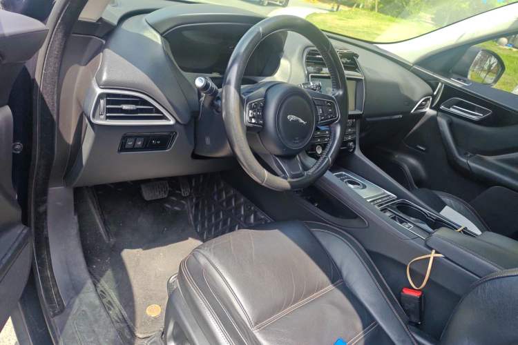 Used Jaguar F-PACE 2016 2.0T Two-Wheel-Drive R-Sport Sport Edition