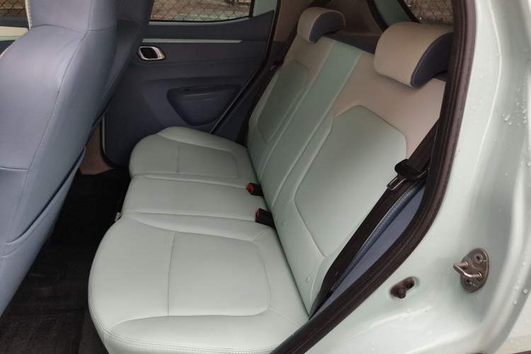 Used Dongfeng NAMMI BOX 2022 Revised Light Wind Edition 201 km Standard Version Left Rear Seat