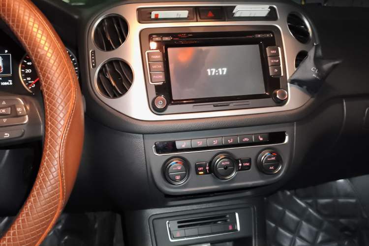 Used Volkswagen Tiguan L 2015 1.8TSI Automatic Two-Wheel Drive Luxury Model
