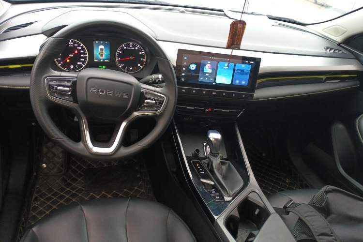 Used Roewe i5 2021 1.5L CVT Platinum Edition Center Console