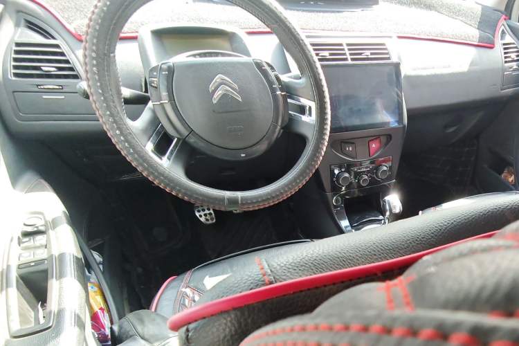 Used Citroen C-Quatre 2013 Facelifted CROSS 1.6L Manual Center Console