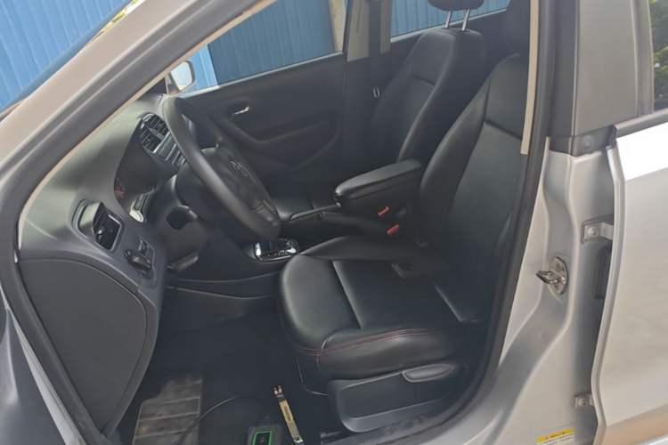 Used Volkswagen Polo 2013 1.4L Automatic Comfort Edition
