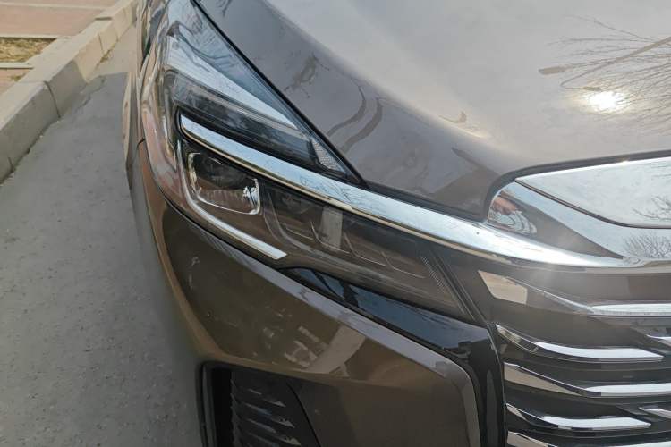 Used Buick GL8 2023 Land Executive Class 652T Luxury Model
