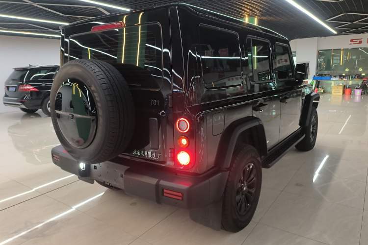 Used 212 T01 2024 2.0T Explorer