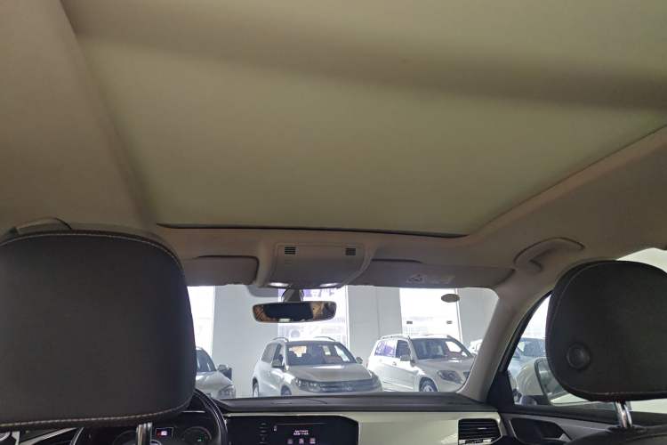 Used Volkswagen Tayron 2022 330TSI Two-Wheel Drive Luxury Smart Connectivity Version