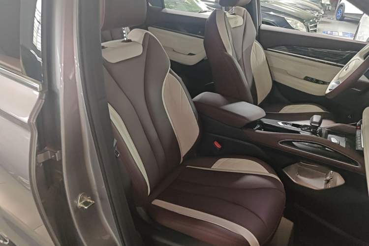 Used Geely Auto Monjaro L 2024 2.0TD High-Power Automatic Two-Wheel Drive Yunqi Version