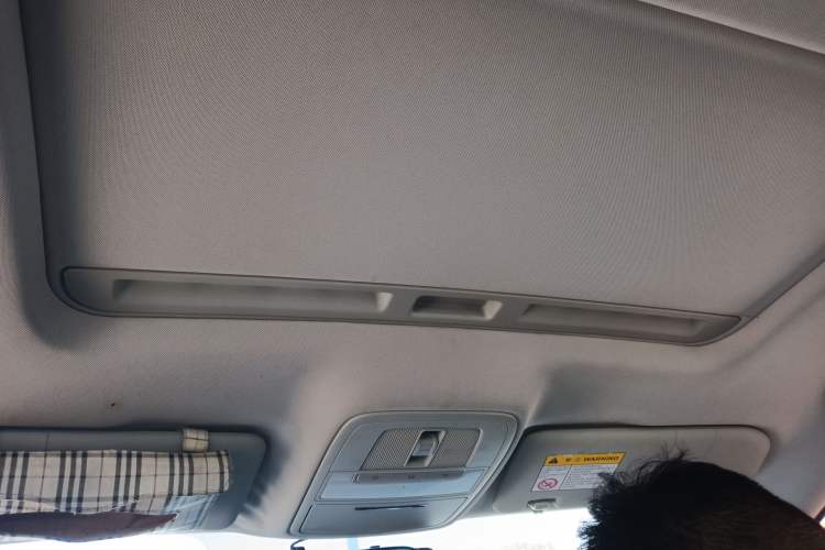 Used Roewe i6 New Energy 2017 45T Hybrid Connect & Smart Enjoyment Edition Headliner