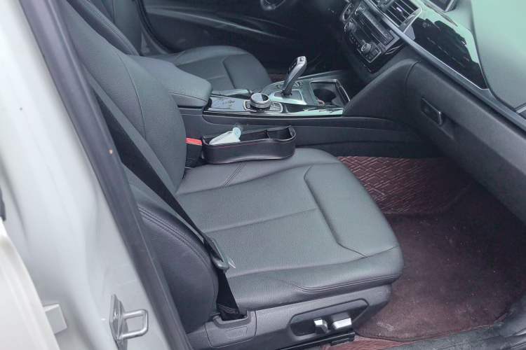 Used BMW 3 Series 2017 318i Fashion Model
