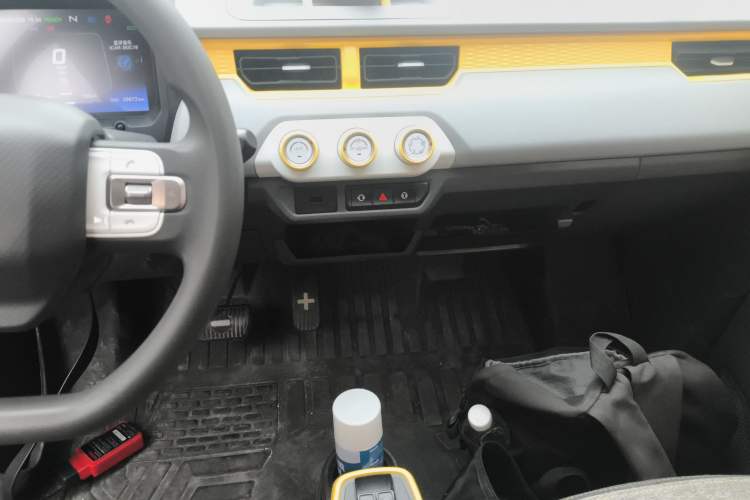 Used Chery QQ Ice Cream 2022 170km Sundae Phosphate Lithium-Ion