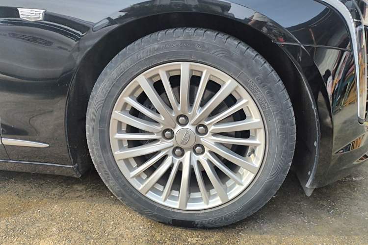 Used Cadillac CT6 2019 28T Elite Edition Right Front Wheel Hub