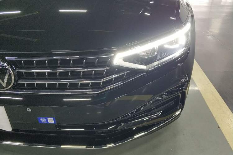 Used Volkswagen Magotan 2026 30 Million Vehicles Selected Model 380TSI DSG Luxury Edition