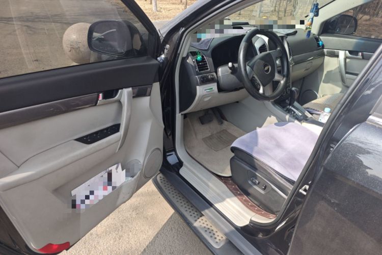 Used Chevrolet Captiva 2011 2.4 AT 5-Seater Comfort Edition Driver Seat