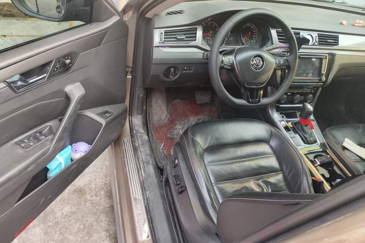 Used Volkswagen Passat 2017 280TSI DSG Luxury Edition Driver Seat