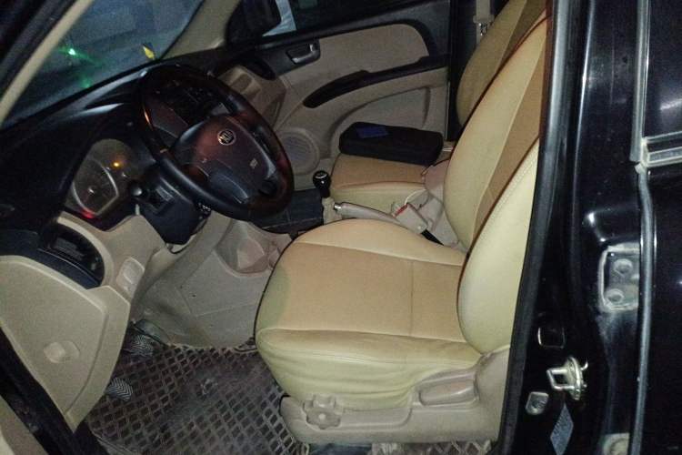 Used Kia Sportage 2013 2.0L Manual Two-Wheel Drive GL Trim
