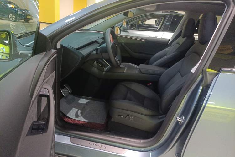 Used Tesla Model Y 2025 Long-Range All-Wheel Drive First Edition
