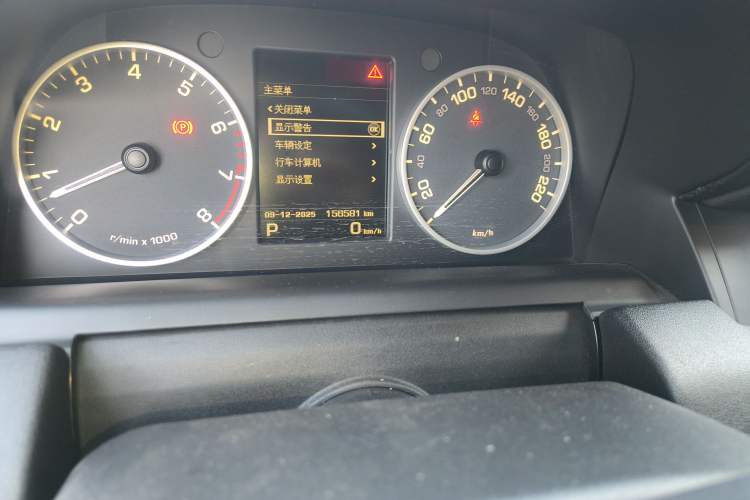 Used Land Rover Range Sport 2012 5.0 NA V8 HSE Odometer Close Up