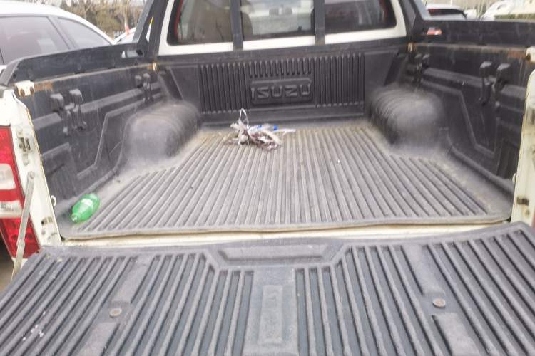 Used Isuzu JLM 2020 2.5T Two-Wheel Drive Diesel Leading-Edge JE4D25Q6A with National VI Emission Standards Standard Wheelbase – Ruimai S
