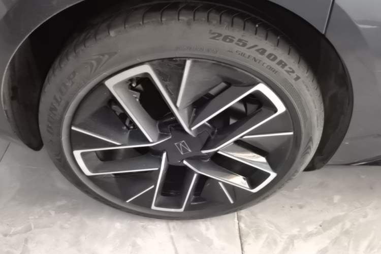 Used Avatr 12 2025 Year Updated Ultra Extended-Range Version
