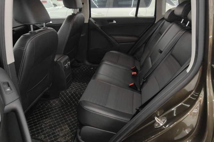 Used Volkswagen Tiguan 2016 280TSI Automatic Two-Wheel-Drive Silk Road Style Edition Left Rear Seat