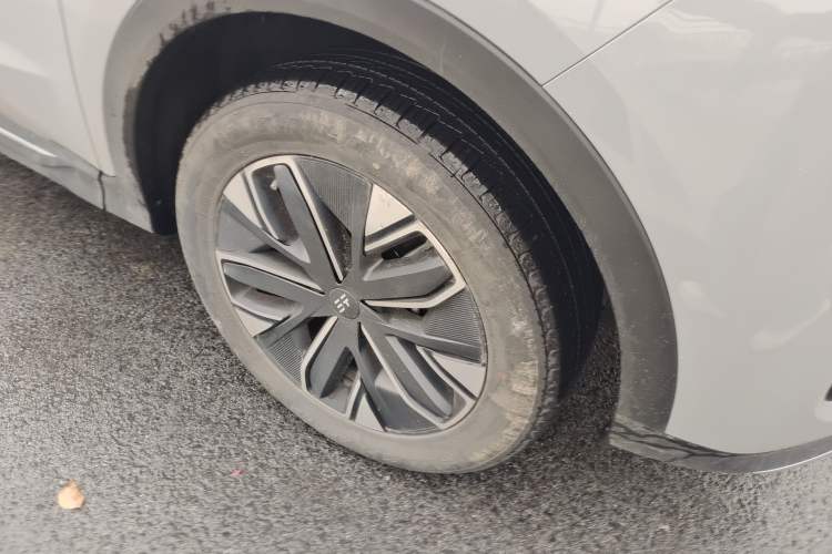 Used JETOUR Shanhai L7 2024 1.5T 120 km MAX+ 5-seater Right Front Wheel Hub