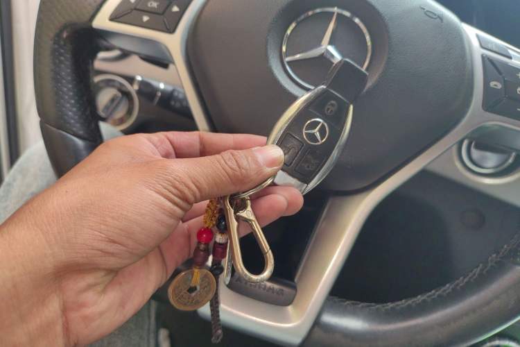 Used Mercedes-Benz GLK-Class 2015 GLK 300 4MATIC Fashion Edition Ultimate Version
