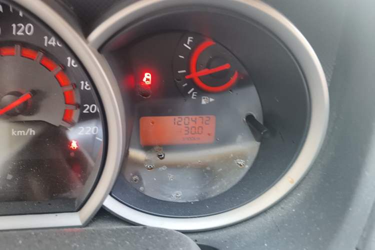 Used Nissan Sylphy 2016 Classic 1.6XE Manual Leading Edition Odometer Close Up