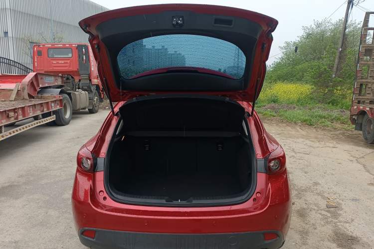 Used Mazda 3 Axela 2016 Hatchback 1.5L Automatic Comfort Model Trunk