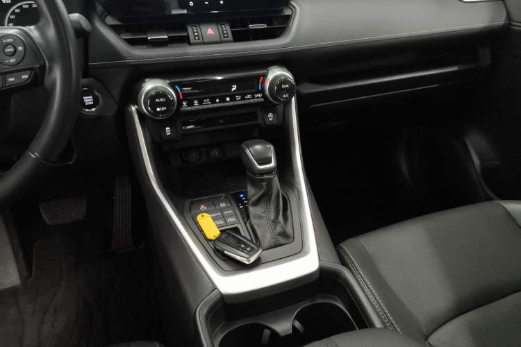Used Toyota Wildlander 2023 2.0L CVT Four-Wheel Drive Luxury PLUS Edition Gear Lever