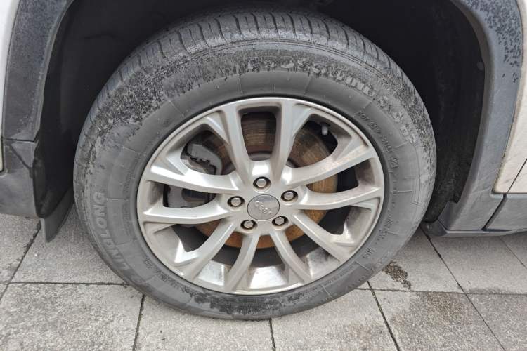 Used Jeep Cherokee 2019 2.0T Two-Wheel Drive Smart Enjoyment Version China V Left Front Wheel Hub