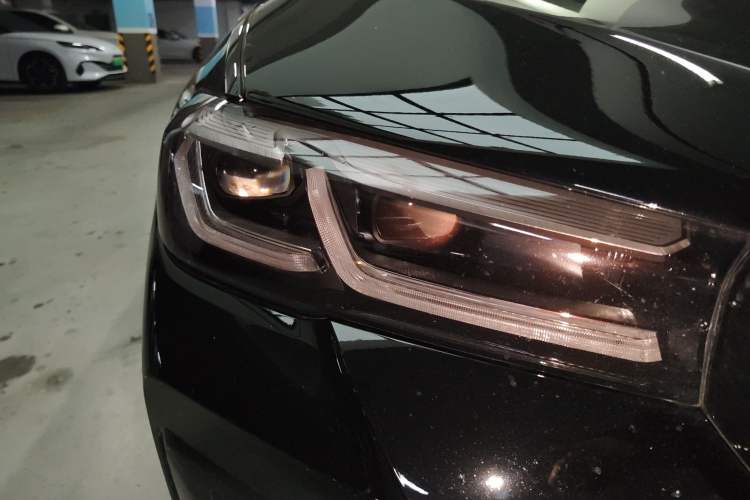 Used BMW 5 Series New Energy 2021 535Le Pioneer Edition M Sport Package Right Front Headlight