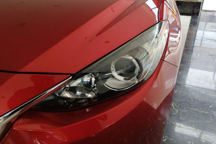 Used Mazda Mazda 3 Axela 2016 Sedan 2.0L Automatic Sport Model
