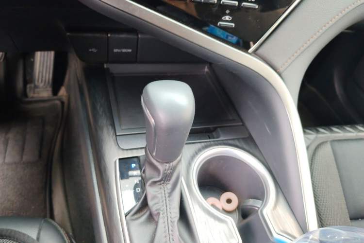 Used Toyota Camry 2023 2.0G Luxury Edition
